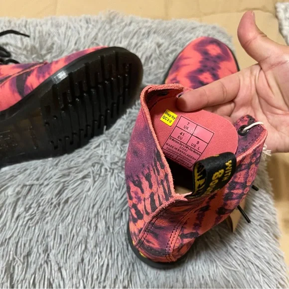 π SOLD Amazing colorful suede Dr Martens - Picture 11 of 12